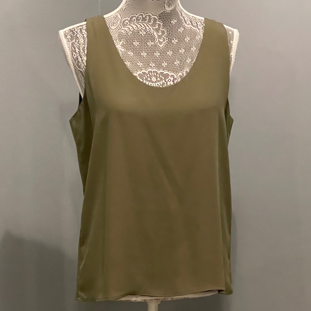 Green Simply Styled Shell - Picture 5 of 6